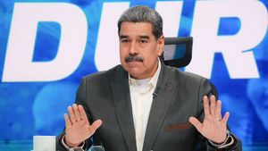 Bersitegang dengan Trump, Maduro Kerahkan Militer di Garis Depan Venezuela