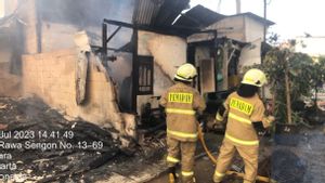 Kebakaran Landa Permukiman Warga Tugu Selatan Koja, 80 Personel Damkar Diterjunkan