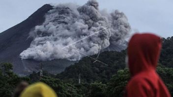 Les Résidents Doivent Encore être Conscients De La Chute De Lave Et Des Nuages Chauds Du Mont Merapi