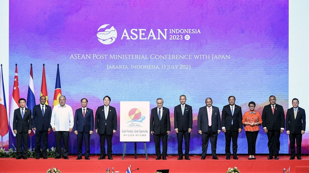 Invites To Develop Electric Vehicle Ecosystem In Southeast Asian, Foreign Minister Retno: ASEAN And Japan Both Benefited