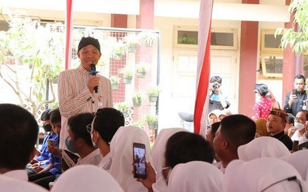 Ganjar Janji Sekolah Gratis 12 Tahun Jika Menang Pilpres 2024