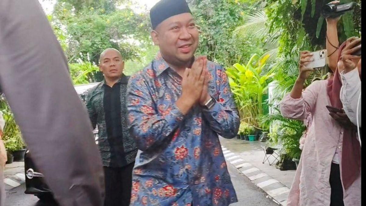 Jalan Sunyi Anak Elite