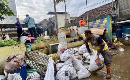 BMKG Bandung Ingatkan Warga di Tepi Sungai Waspada Cuaca Ekstrem