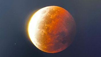 7 Tips For Taking The Lunar Eclipse With A Smartphone Camera