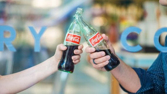 Begini Tingginya Kandungan Gula Dalam Sekaleng Minuman Coca Cola