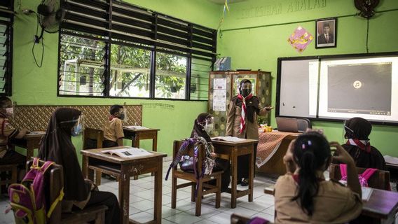  Le Gouvernement De La Ville De Solo Continue D’étudier En Face à Face Même Si 4 écoles Ont été Arrêtées En Raison D’élèves Positifs à La COVID-19