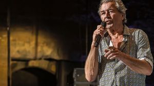 Vokalis Deep Purple Jawab Rumor Pensiun dan Tur Terakhir