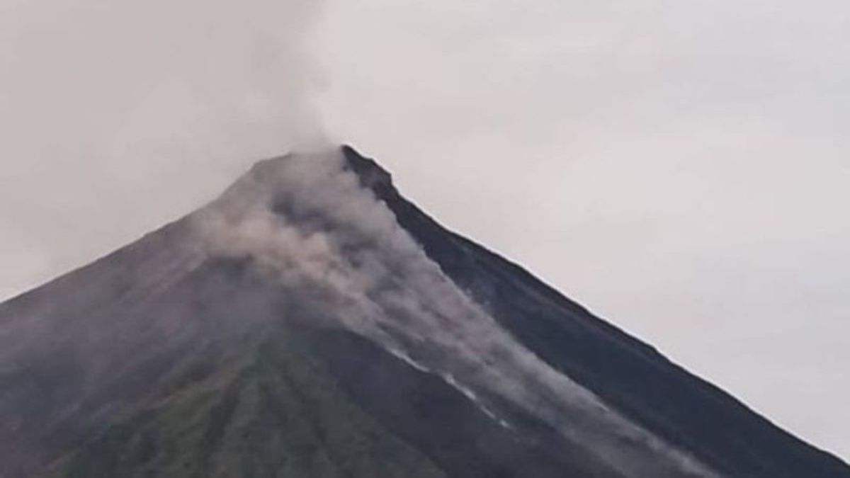 PGA Post Karangetang:Lava发射,随后是强烈的雪崩声
