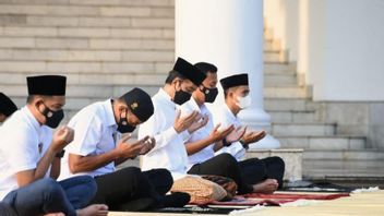 President Jokowi Prays Eid Al-Fitr At Bogor Palace, Hears Sermons Remain Istiqomah In Worship 