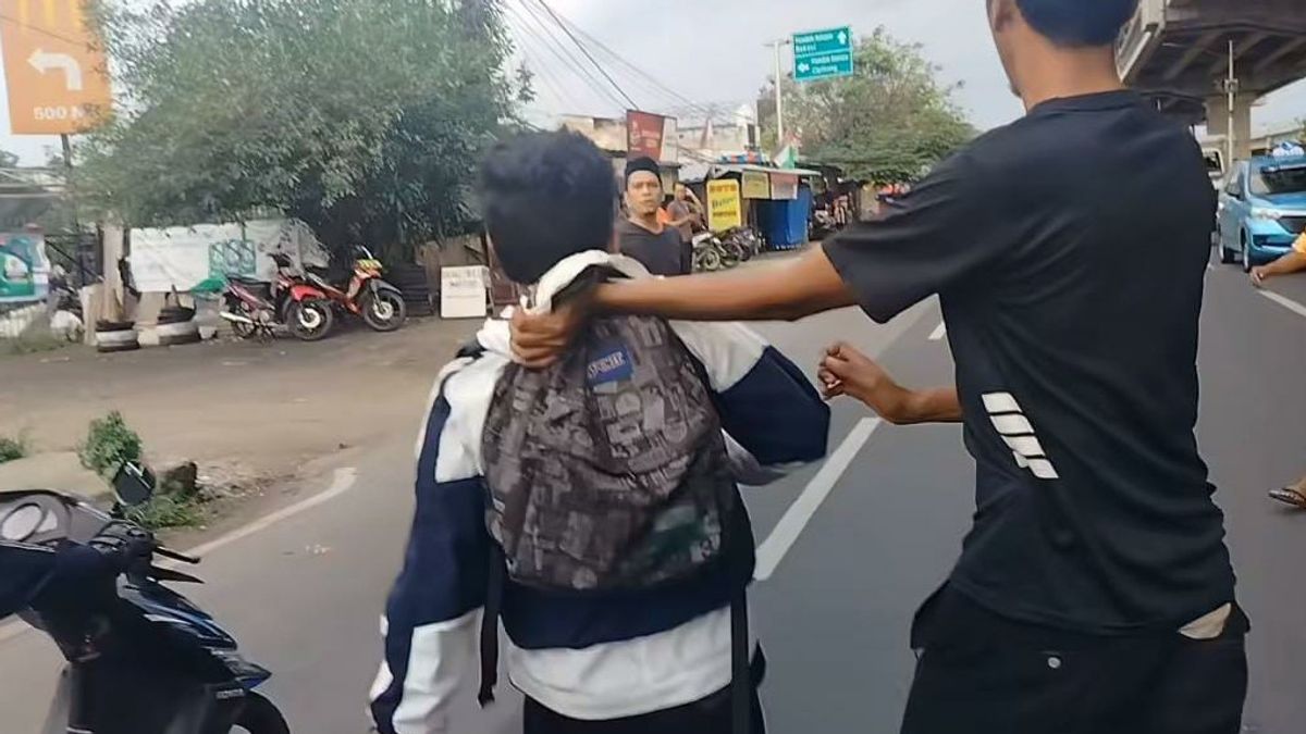 Seven Students Of Non-Active Brawlers Arrested By Kalimalang Residents