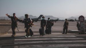 Presiden Biden - PM Inggris Sepakati Evakuasi, Komite Intelijen AS Sebut Sangat Tidak Mungkin Penuhi Tuntutan Taliban