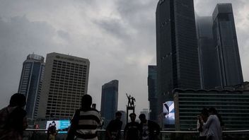 Dari Jakarta ke Jayapura, Awan Mendung Menyelimuti Senin Ini