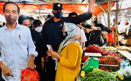 Jokowi Beli Cabai 2 Kg Bayar Rp200 Ribu Sambil Kasih Bantuan Modal di Pasar Baru Tanjung Enim, Pedagang: Terima Kasih Pak