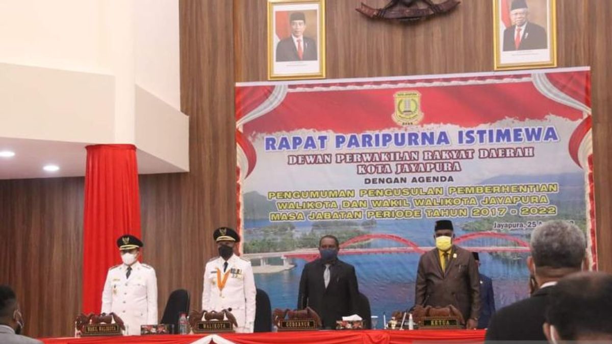 The Plenary Session Of The Jayapura City DPRD Proposes The Dismissal Of The Mayor And Deputy For The 2017-2022 Period