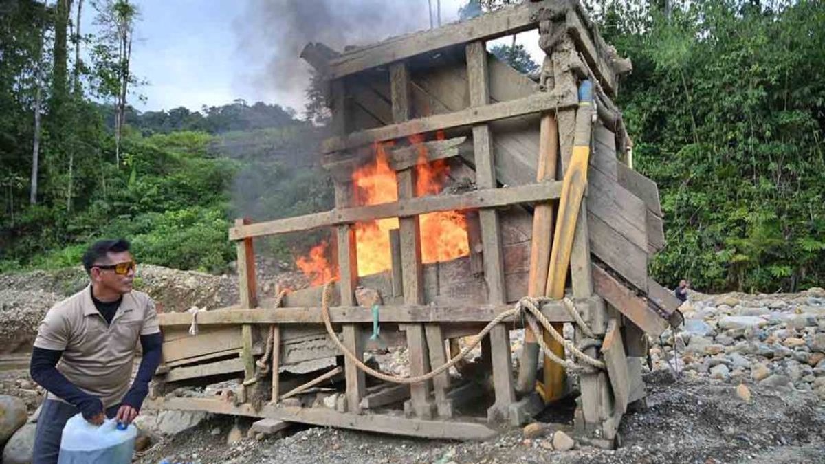 Polri-TNI Tutup Tambang Emas Ilegal di Geumpang Aceh, Penambang Kabur Tinggalkan Alat