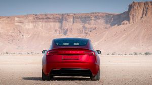 Baru Sebulan Peluncuran, Tesla Kini Pangkas Harga Model 3 Long Range