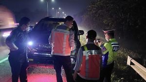 Nekat Seberangi Jalan Tol, Pejalan Kaki Tewas Seketika Tertabrak Isuzu Mux di Tol Tangerang - Merak