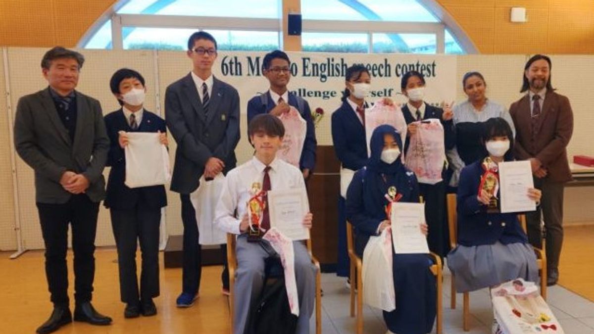 Indonesian Student Wins English Speech Contest in Japan