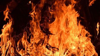 警方逮捕了焚烧丹戎巴莱苏穆特医院保利妇产科的妇女