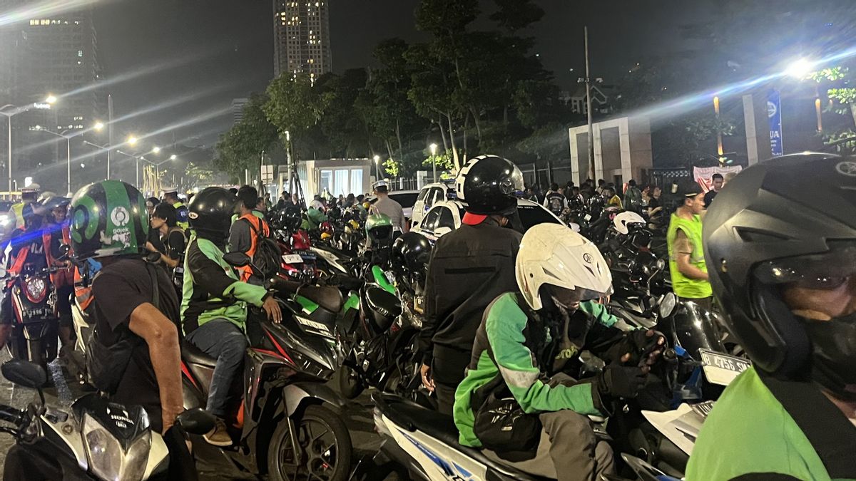 Source Of Profit After Coldplay Concert, Ojol Drivers Gather to Turn Off Application