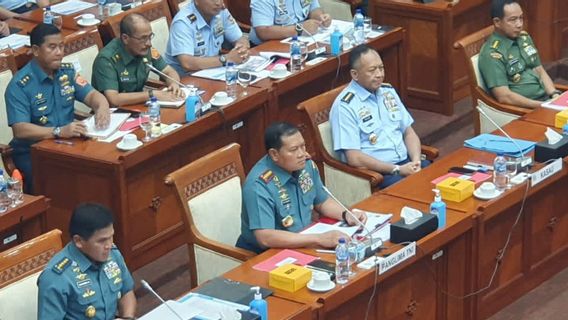 In The Discussion Of The Security Of Papua And Defense Equipment, The TNI Commander's Initial Meeting With The DPR Was Held Behind Closed Doors.