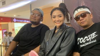 歌曲Dangdut Berbahasa Jawa,Siti Badriah Takut 与Happy Asmara相比?