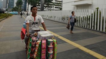 Le Discours Sur Le Placement Des Vendeurs De Rue Sur Les Trottoirs De Jakarta Réapparaît