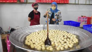 Kunjungi Produsen Onde-onde di Mojokerto, Gubernur Khofifah Dorong Penerapan Teknologi Pangan