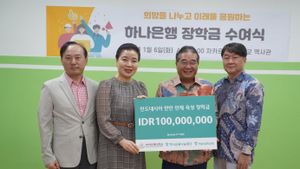 Hana Bank Salurkan Beasiswa Rp100 Juta