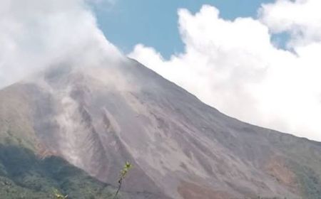 Jarak Luncur Lava Memendek, Warga Lereng Gunung Karangetang Diizinkan Pulang