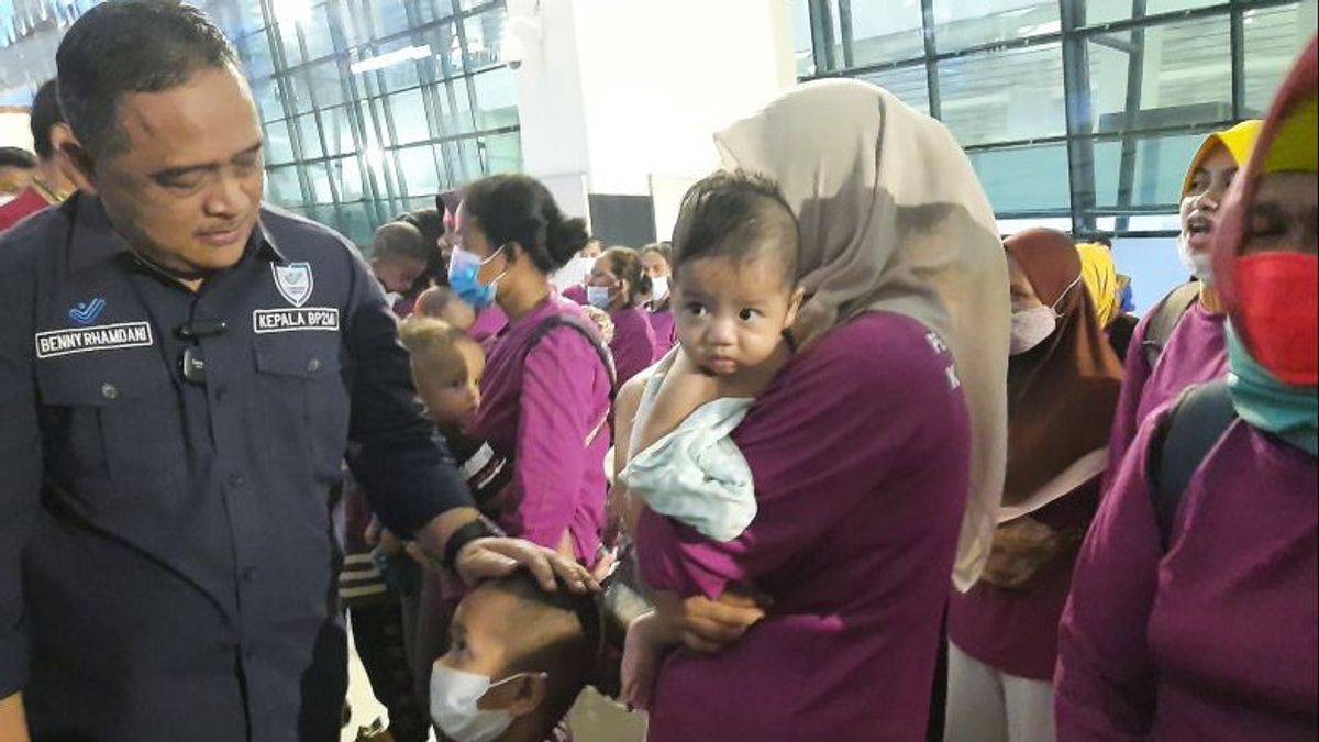 190 Indonesian Migrant Workers In Malaysia Return To Indonesia