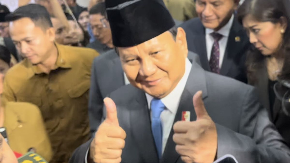 Prabowo Beri Dua Jempol saat Ditanya Persiapan Pelantikan Presiden 20 Oktober