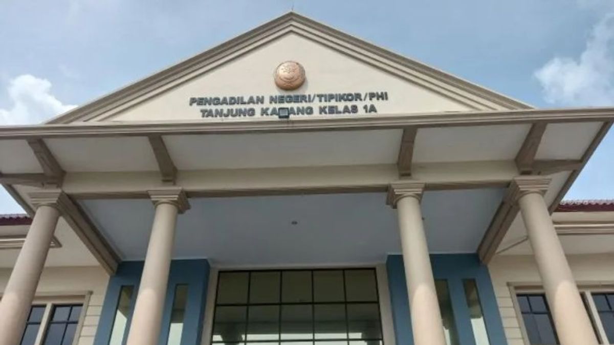 In Pledoi, The Defendant Of Bribe Rector Unila Andi Desfiandi Called The KPK To Leave Several People After OTT