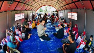 Tengok Pengungsi Erupsi Semeru, Presiden Jokowi Dapat Laporan Ribuan Rumah Harus Relokasi