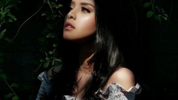 Rilis Lagu 'Waktu dan Perhatian,' Rimar Callista Jebolan Idol 2021 Beri Pesan Menyentuh Soal Cinta