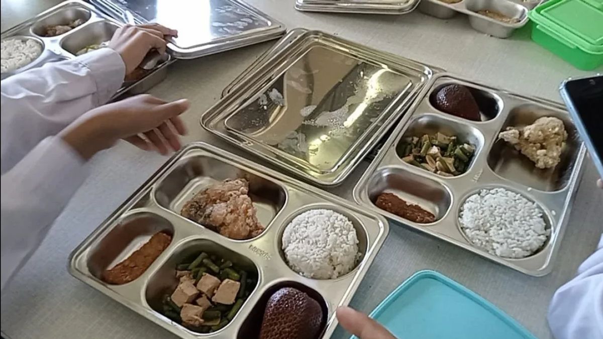 バタンのSMKN学生数百人がMBGメニューで中毒、県政府：大腸菌汚染