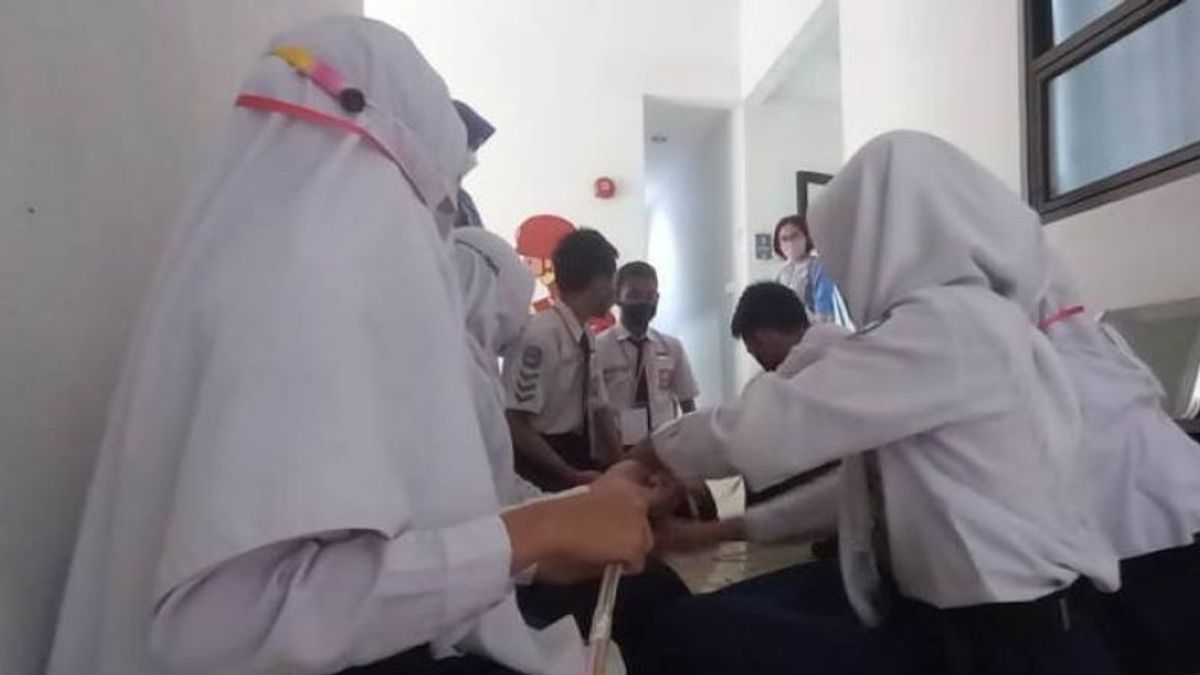 Siswa Miskin Berprestasi di Bangka Belitung Bersyukur Mendapat Bantuan Beasiswa dari PT Timah