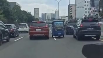 Follow Google Maps, Bajaj Enters The Jakarta-Tangerang Opposite Toll Road