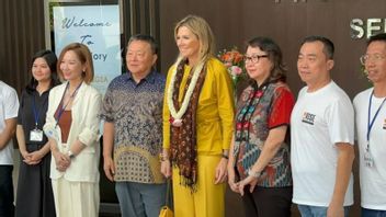 Queen Maxima Visits Garmen Factory In Sragen