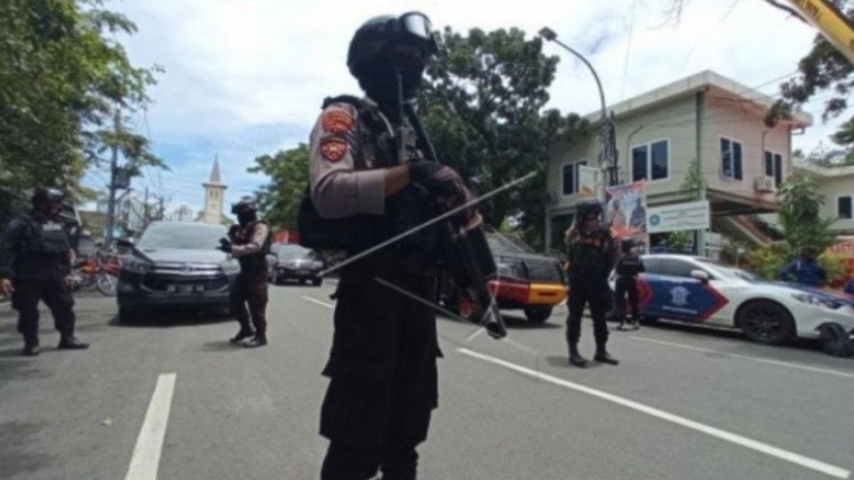 Densus 88 Tembak Mati Terduga Teroris yang Menyerang dengan Parang di Makassar