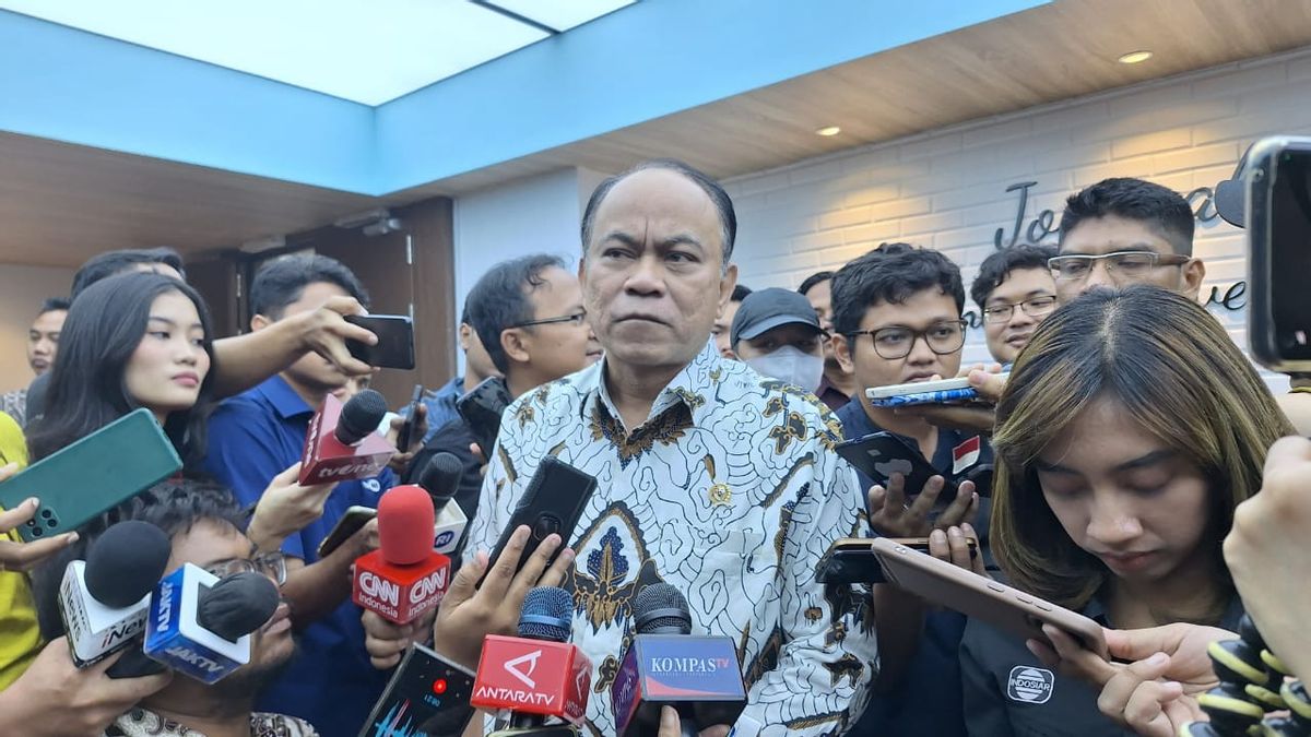 Acting Neutral, Kominfo Will Process All Fake News From All Parties