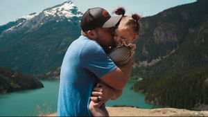 Efek Pola Asuh Snowplow pada Kesehatan Mental Anak, Menurut Psikolog