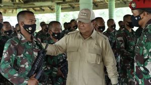 Menhan Prabowo Tinjau Latihan 2.500 Siswa Komponen Cadangan di Bandung