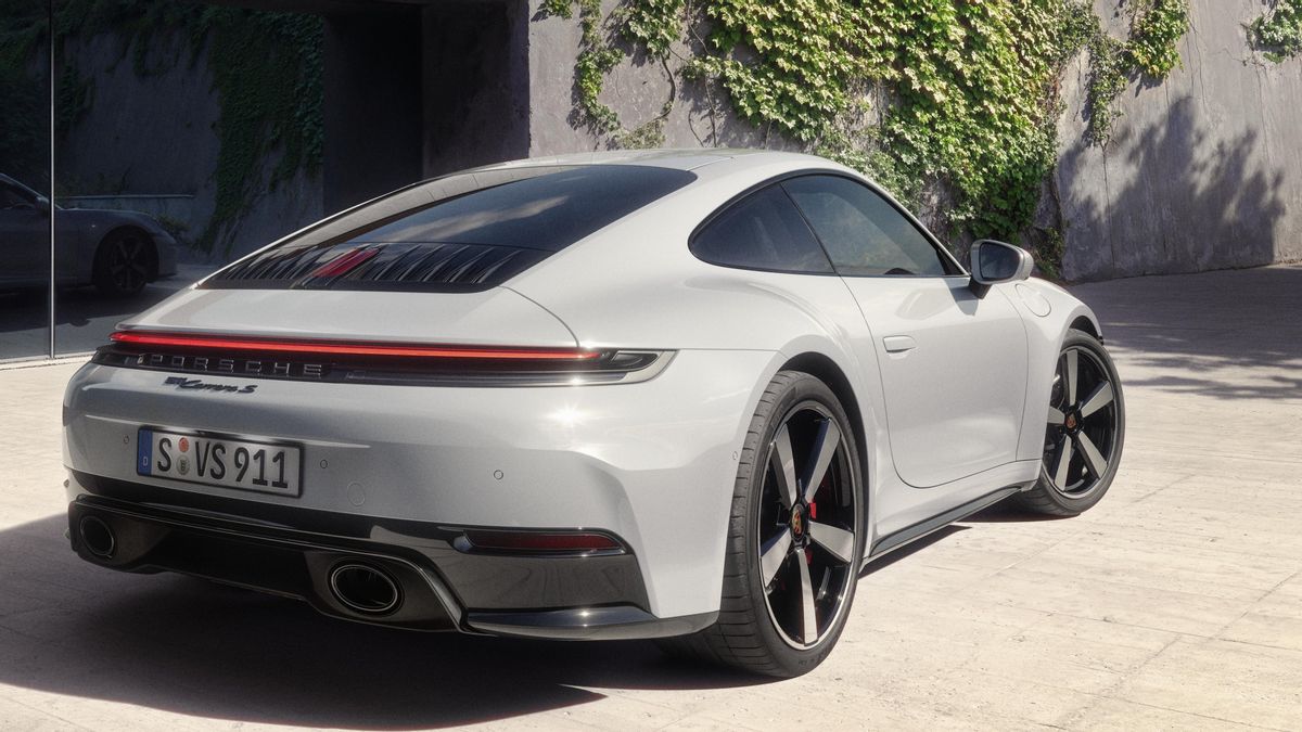 جاكرتا - تقدم بورشه أحدث 911 Carrera S ، وهو وعد بإثارة أفضل للقيادة