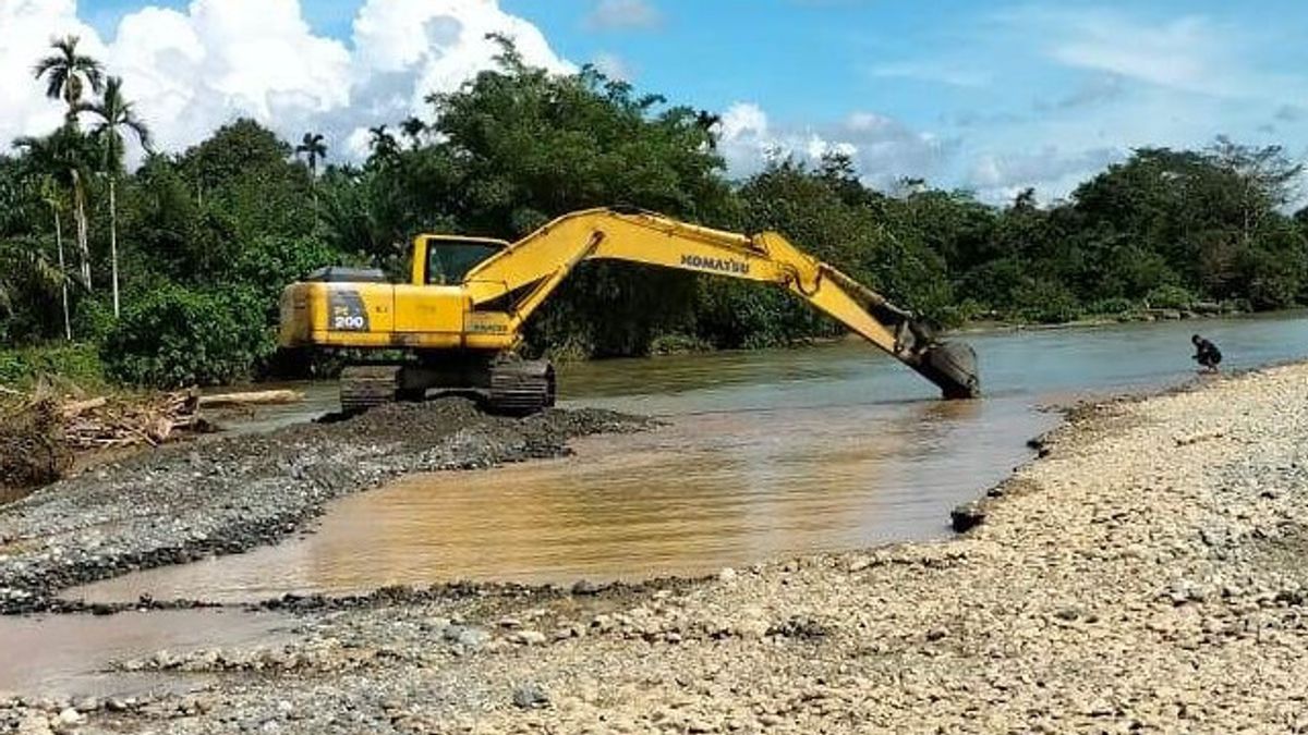 BPBD Handles River Flow Diversion In Inland West Aceh