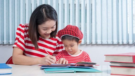 Pakar Parenting يكشف عن 5 علامات على أن طفلك لديه إمكانات النجاح والسعادة في المستقبل