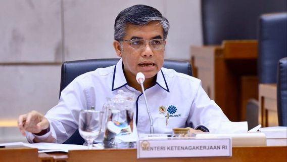Menaker Yassierli Ungkap Pemerintah Upayakan Upah Minimum Dekati KHL