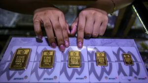 Harga Emas Antam Turun Lagi ke Rp2.267.000 per Gram