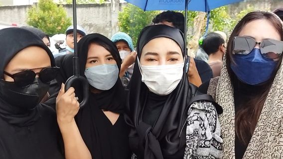 Maharani Kemala, Tya Ariestya, Tantri Kotak Et Tous Les Amis Ont Perdu Vanessa Angel Et Bibi  