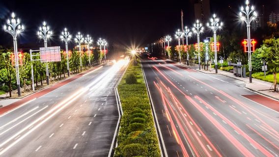 夜間に家に帰るリスクを知り、異常な場合は日光を選択してください